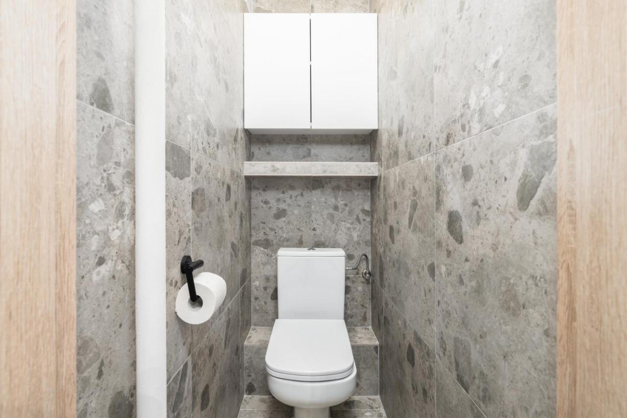 Stylish Apartment Near Wroclavia For 4 Guests By Noclegi Renters Wroclaw Luaran gambar